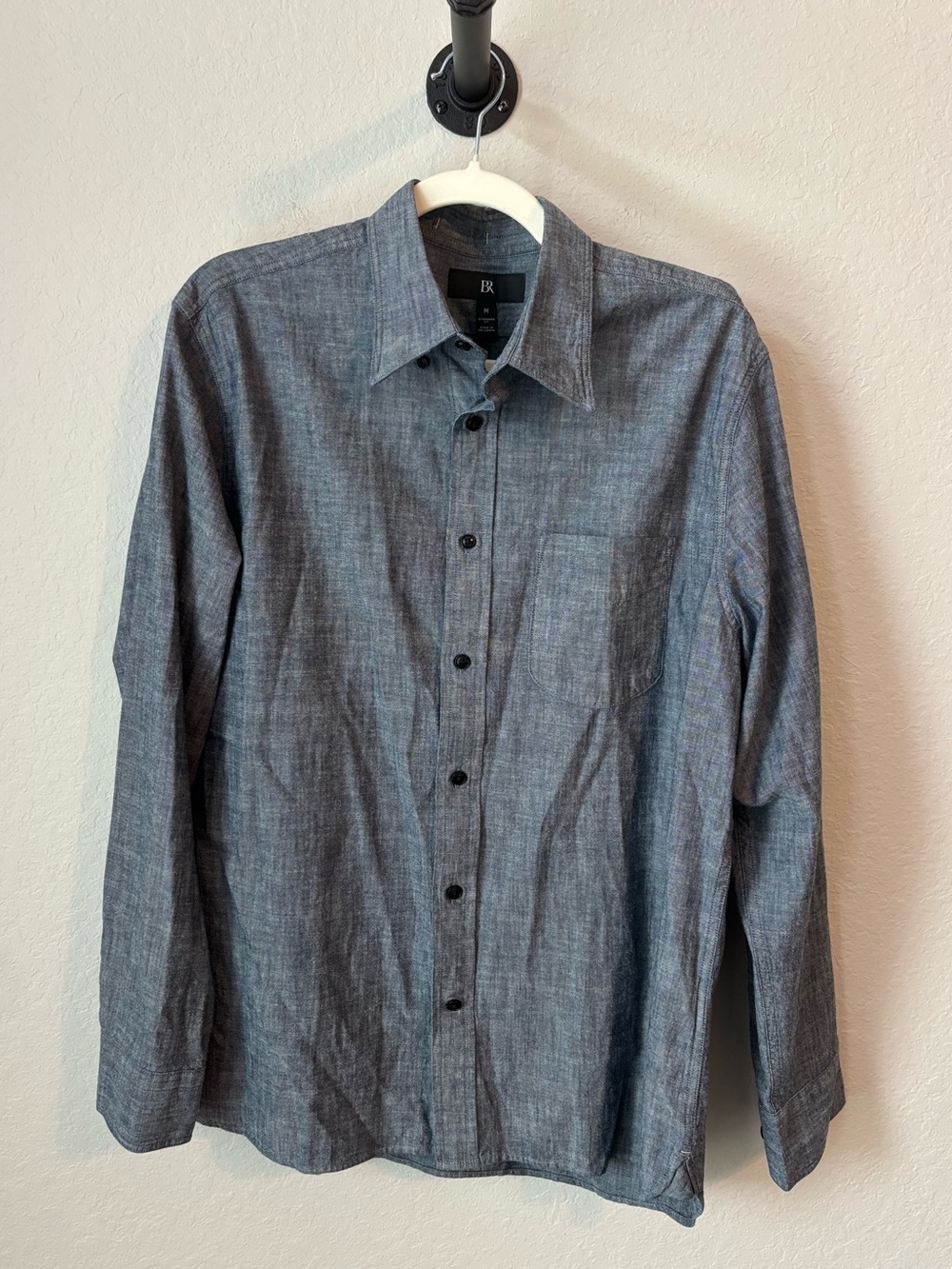 NWT Banana Republic Standard-Fit Chambray Cotton Long Sleeve Button-down Size M - Picture 6 of 9